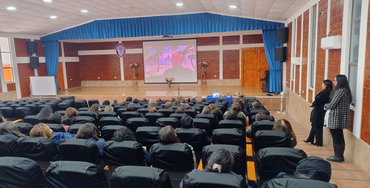 Los/as asistentes de la educación participan en otra jornada del taller psicológico